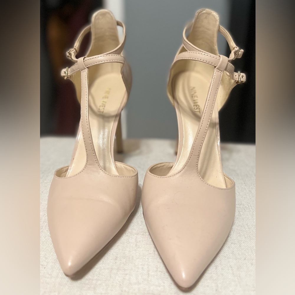 Nine West, size 8.5 beige strappy pumps